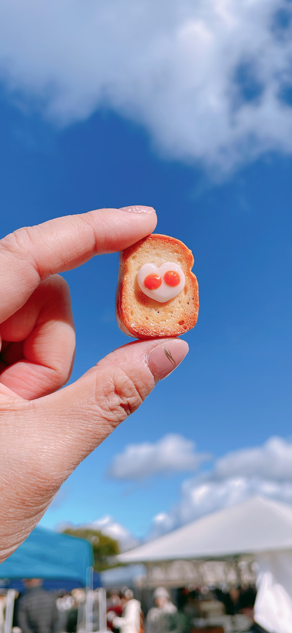 目玉焼き　本物のパンで作ったミニチュアパン 4枚目の画像