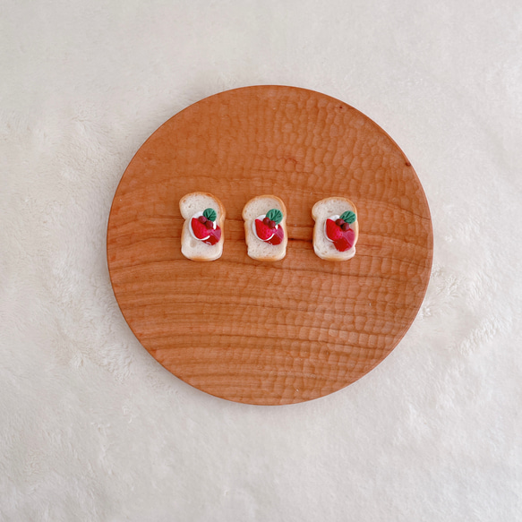 ベリーベリートースト　本物のパンで作ったミニチュアパン 4枚目の画像