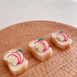 りんごトースト　本物のパンで作ったミニチュアパン 1枚目の画像