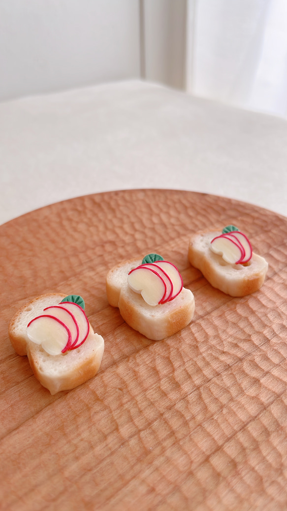 りんごトースト　本物のパンで作ったミニチュアパン 1枚目の画像