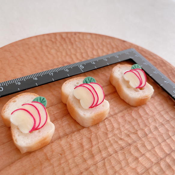 りんごトースト　本物のパンで作ったミニチュアパン 3枚目の画像