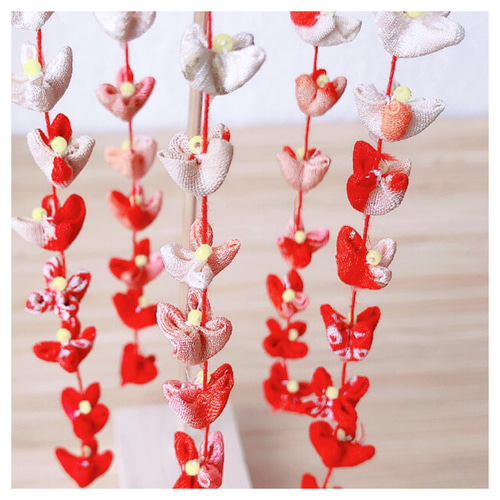 吊るし飾り 彩り9連 赤色 くす玉お花⭐︎ひな祭り 正月飾り 吊るし飾り 彩り9連 赤・桃色 くす玉お花⭐︎ひな祭り 正月飾り