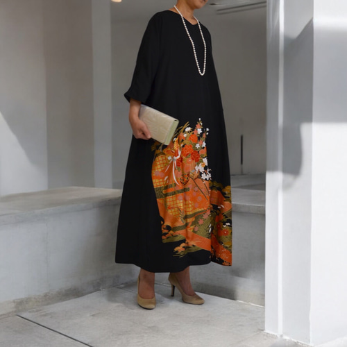 黒留袖リメイクドレス – 日本伝統柄の豪華な一点物（正絹