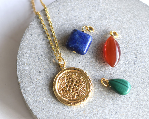 超早割クリスマスギフト【限定数】3種の天然石チャーム と コイン