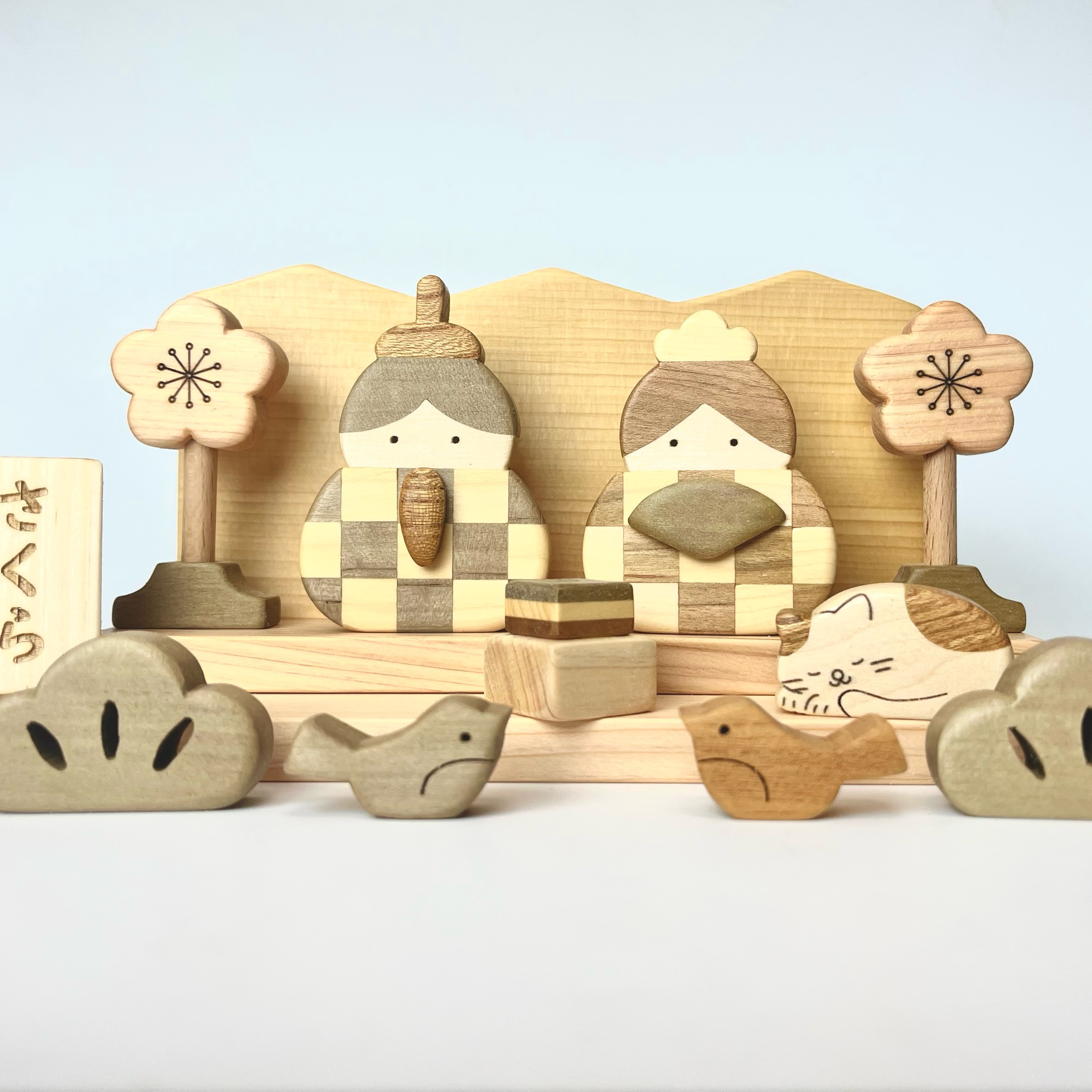 レトロなひな人形　(コンパクトなサイズに仕上げました) 21,300円