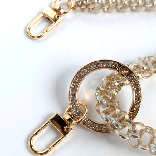 軽くてキラキラ⭐️スマホショルダーストラップ【エナメルブラック