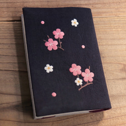 春を歌う鳥のがま口ポーチ　手刺繍ハンドメイド 春をう歌う鳥のがま口ポーチ 手刺繍 ハンドメイド - メルカリ
