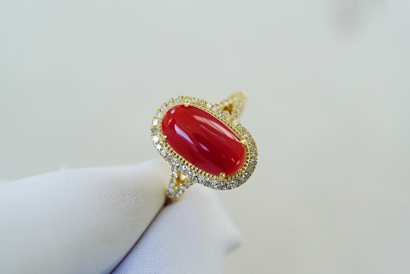 「新春」 K18イエローゴールド　天然血赤サンゴ 珊瑚 天然ダイヤモンド　情熱　3月誕生石　リング