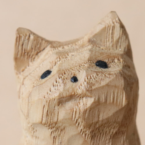 ★手彫り一点物、スモーキークォーツネコ　置物　素晴らしい手仕事　素敵な逸品 ただ立ち尽くす猫」木彫り 木製 ネコの置物 インテリア雑貨（木材：栗