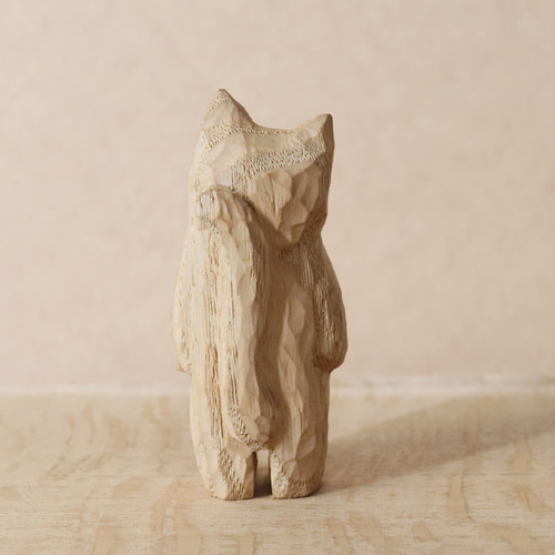 猫の置物(木彫り) ただ立ち尽くす猫」木彫り 木製 ネコの置物 インテリア雑貨