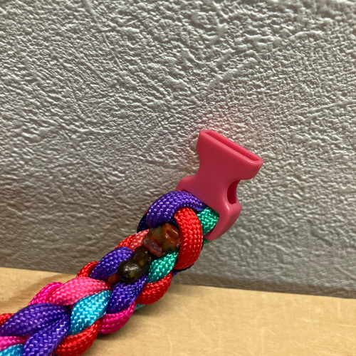 129・紛失防止に自転車鍵用パラコードミニミニブレスレット型