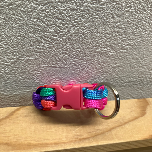 129・紛失防止に自転車鍵用パラコードミニミニブレスレット型