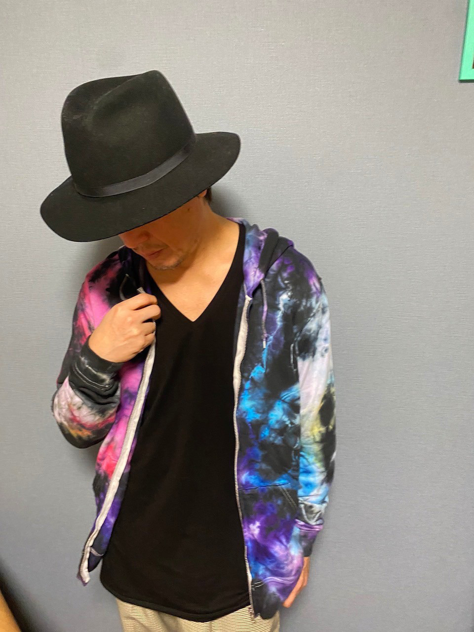 タイダイ染め　フーディ　ジップアップ　パーカー ブラック×カラフル　XLサイズ HD23-05