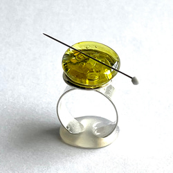 針がくっつく指輪型針刺し　日本のおはじきアクア「イエロー」【本日プレゼントラッピングBox無料！】 1枚目の画像