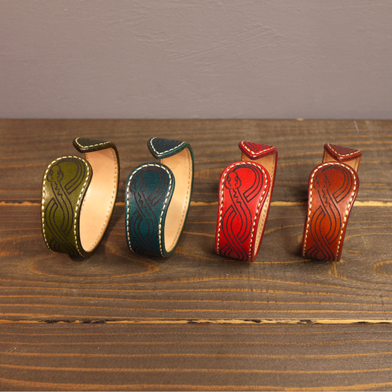 Celtica 06 ケルト蛇文様 バングル 牛革 ハンドメイド レザー 4,100円