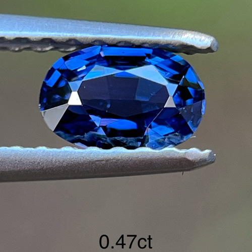 非加熱ロイヤルブルーサファイア 0.47ct 5.6 x 3.7 x 2.4mm Royal Blue