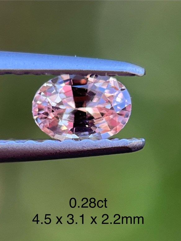 天然パパラチアサファイア　ルース　15×12　8〜10ct パパラチアサファイアルース 0.28ct 4.5 x 3.1 x 2.2mm Padparadscha