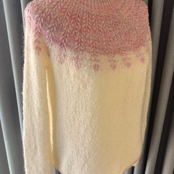 手編み 花柄ツートンセーター (ピンク&クリーム) 9枚目の画像