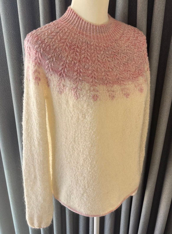 手編み 花柄ツートンセーター (ピンク&クリーム) 9枚目の画像