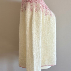 手編み 花柄ツートンセーター (ピンク&クリーム) 8枚目の画像