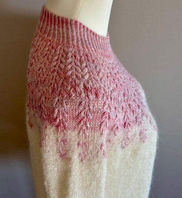 手編み 花柄ツートンセーター (ピンク&クリーム) 4枚目の画像