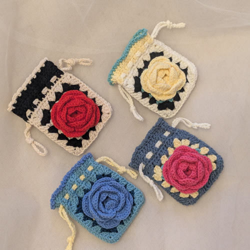 バラのかぎ編みポーチ 1 / コットン ハンドメイド かぎ針編み フラワー