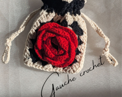 バラのかぎ編みポーチ 1 / コットン ハンドメイド かぎ針編み フラワー