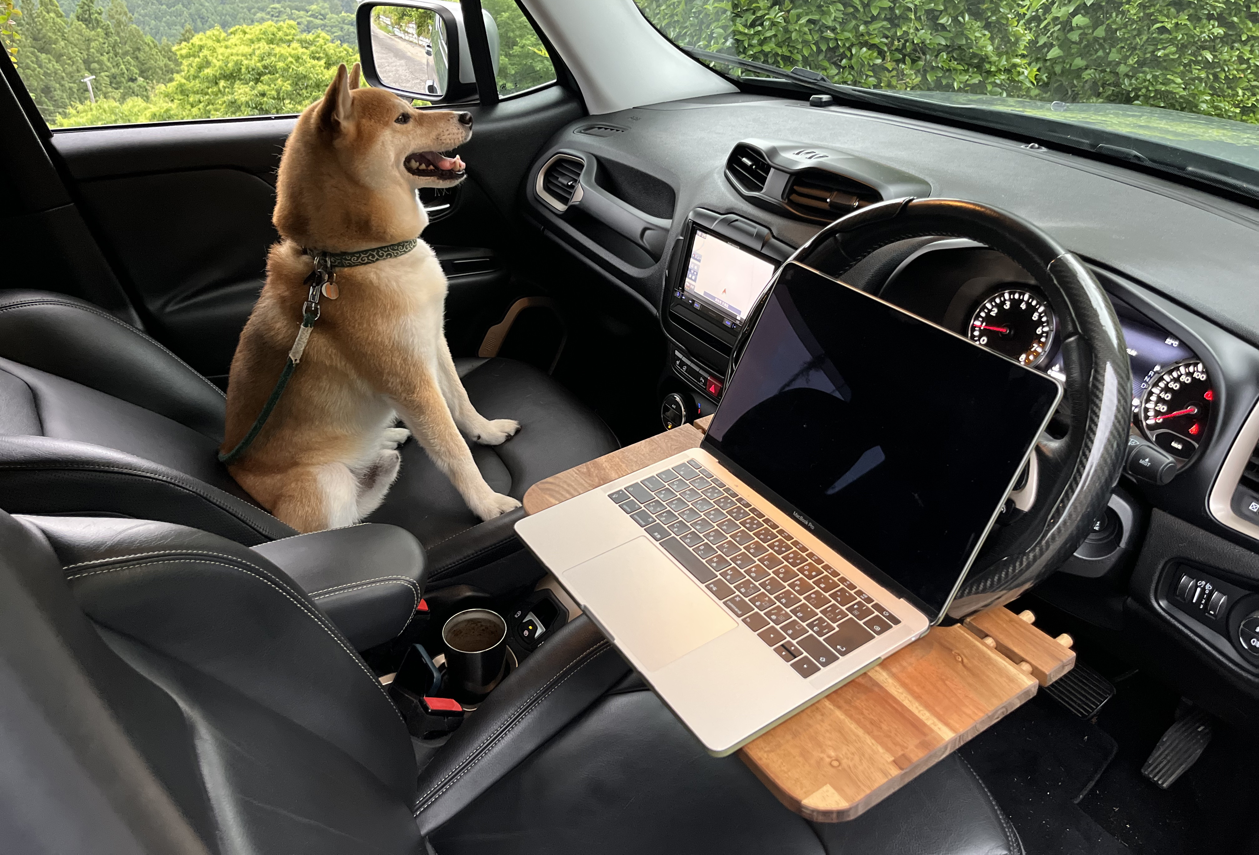 【アカシア無垢】折りたたみ車載デスク｜車中泊・車中飯・ワークデスク・アウトドア・旅行に便利