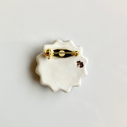 陶器ﾌﾞﾛｰﾁ ダリア ブローチ Nassun 通販 1872880｜Creema(クリーマ