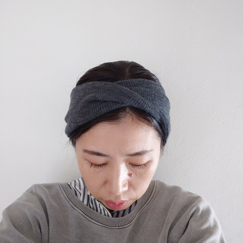 ネックウォーマーにもなるヘアバンド ヘアバンド・ターバン me-mu/SOE