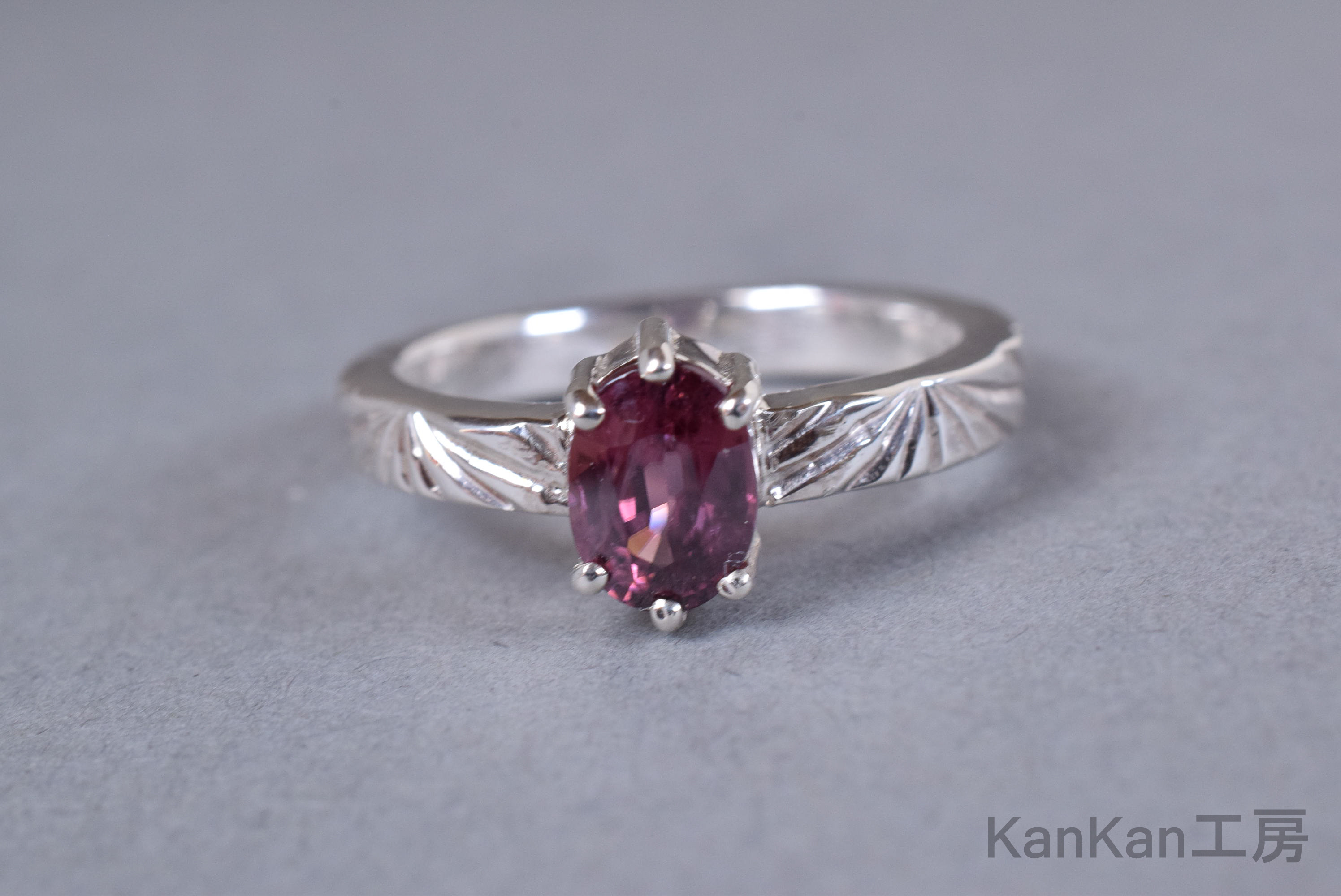 ジルコンのリング