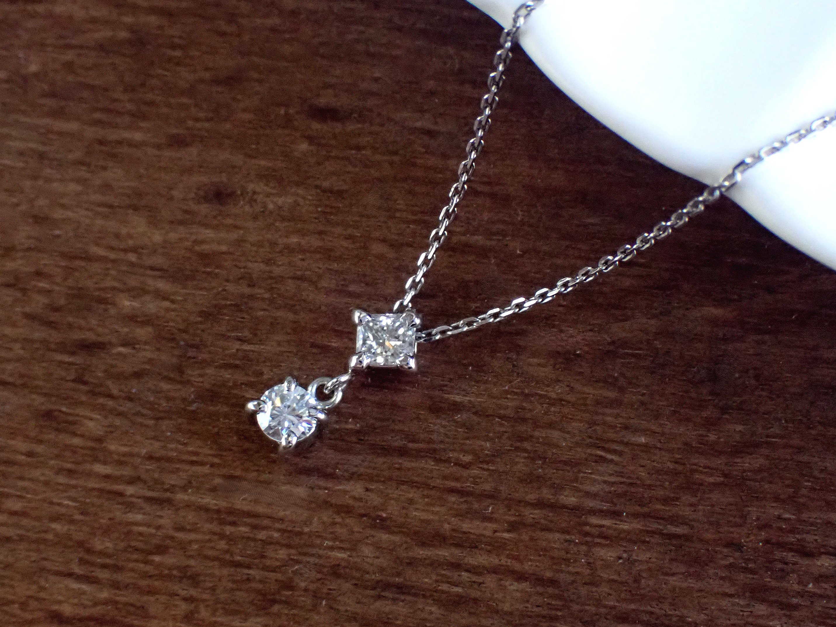 プラチナ ツインダイヤモンドネックレス