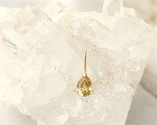 スフェーンクッションカット18KYGペンダントトップ スフェーン クッションカット ペンダントネックレス イエロー