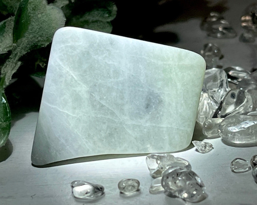 成功と繁栄✨ 糸魚川産 ラベンダー翡翠 混合 原石 ジェダイド