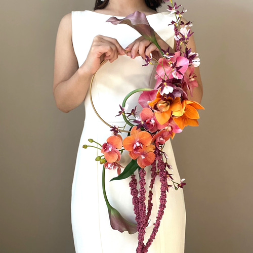 お洒落花嫁様に人気のトレンドリングブーケ/胡蝶蘭|フープブーケ