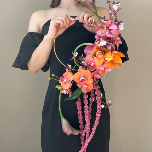 お洒落花嫁様に人気のトレンドリングブーケ/胡蝶蘭|フープブーケ