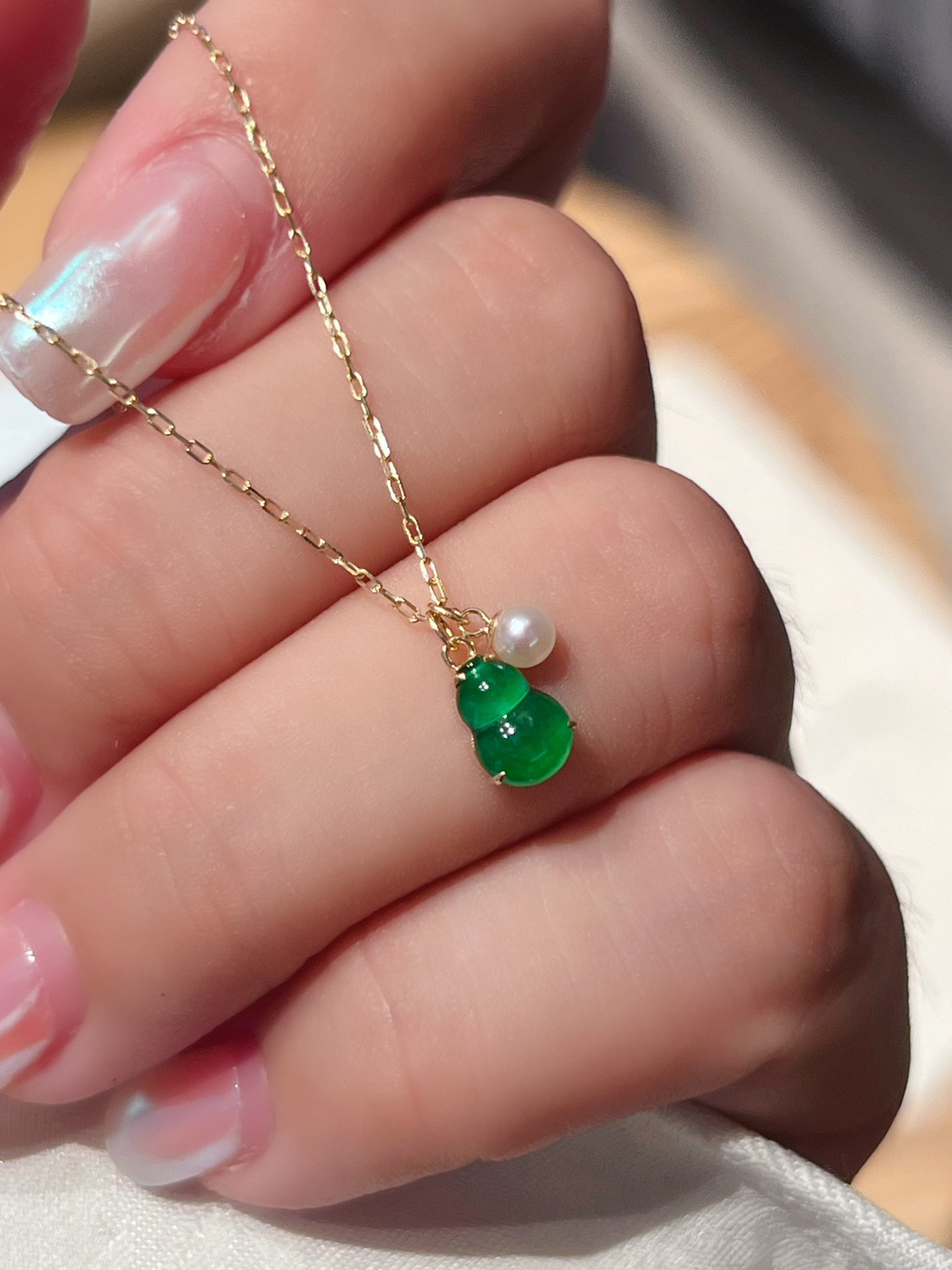 ひょうたんモチーフ　ヒスイネックレスk18