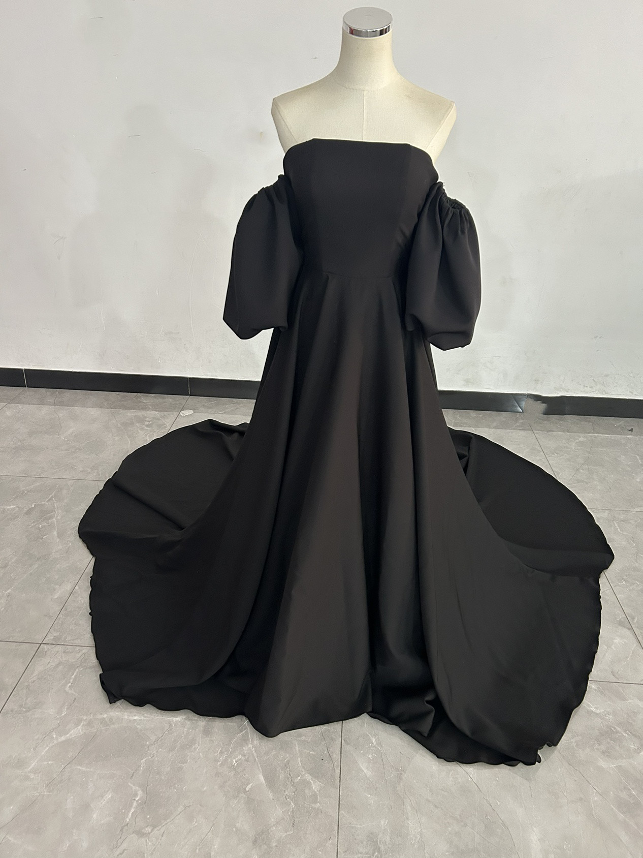 人気上昇 オフショル 黑 パーティードレス 二次会 前撮り 挙式 パフスリーブ　マット生地
