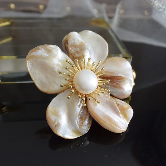 淡水パールの花びらのブローチ フォーマル・入園入学に ブローチ Spica