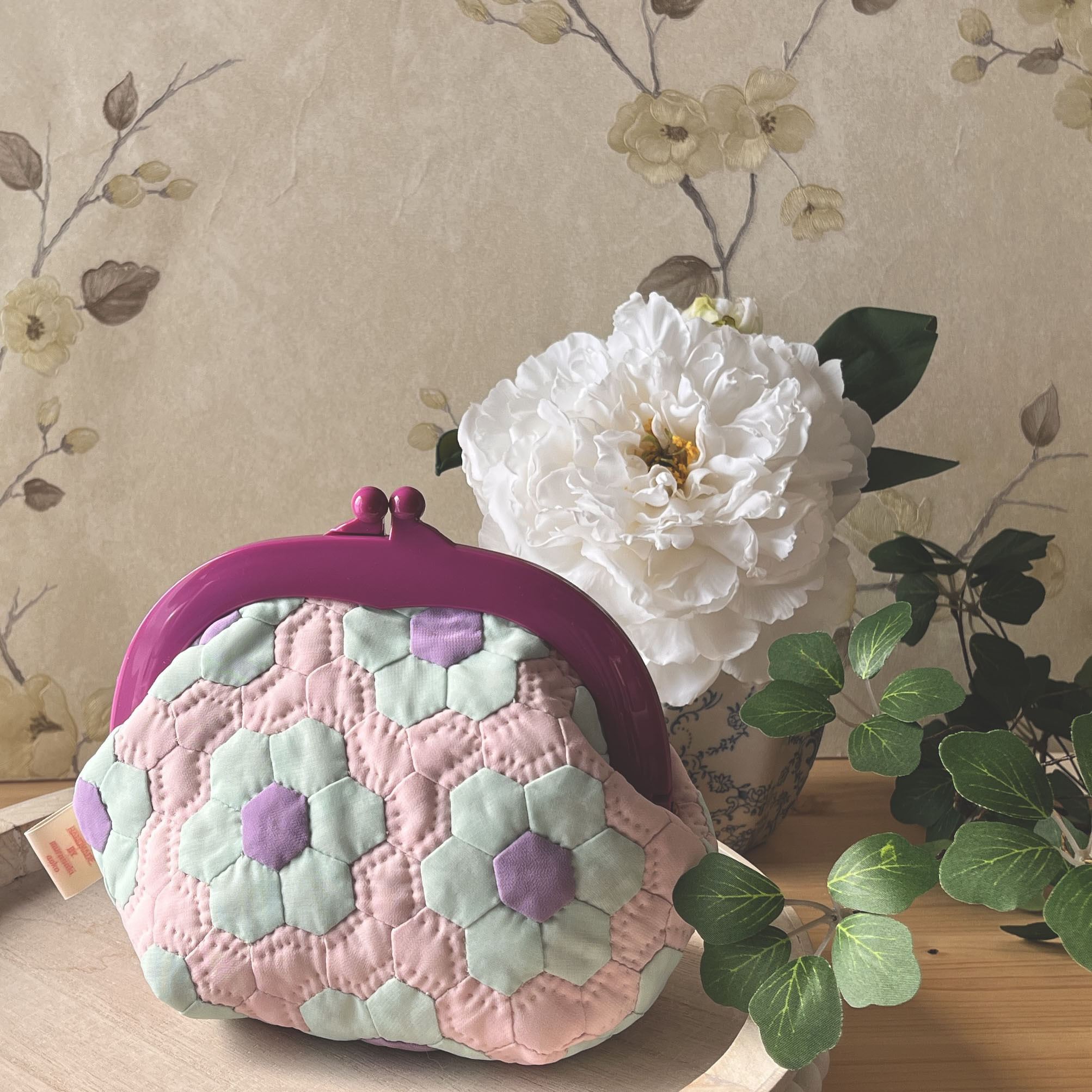 可憐な花のシフォンピースワークポーチ