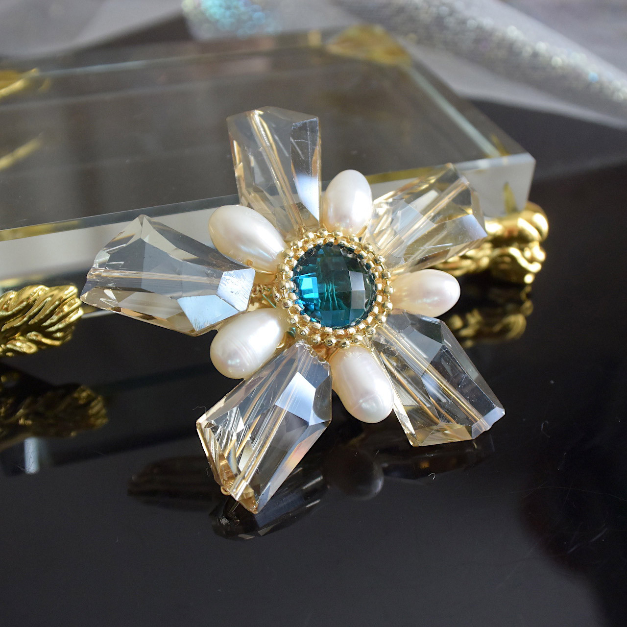 淡水パールとガラスの花ブローチ フォーマル・入園入学に