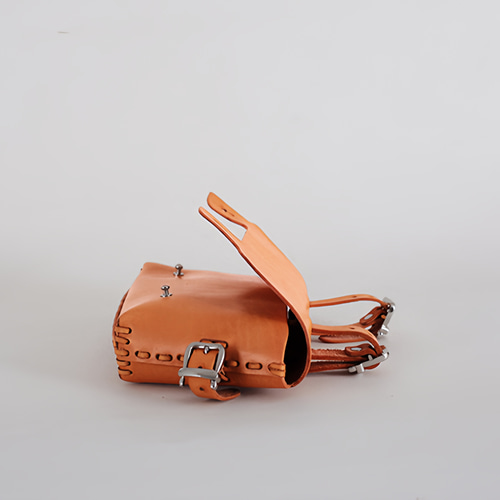 ヤマチュウハンドメイドフレームバッグ hqdefault.jpg