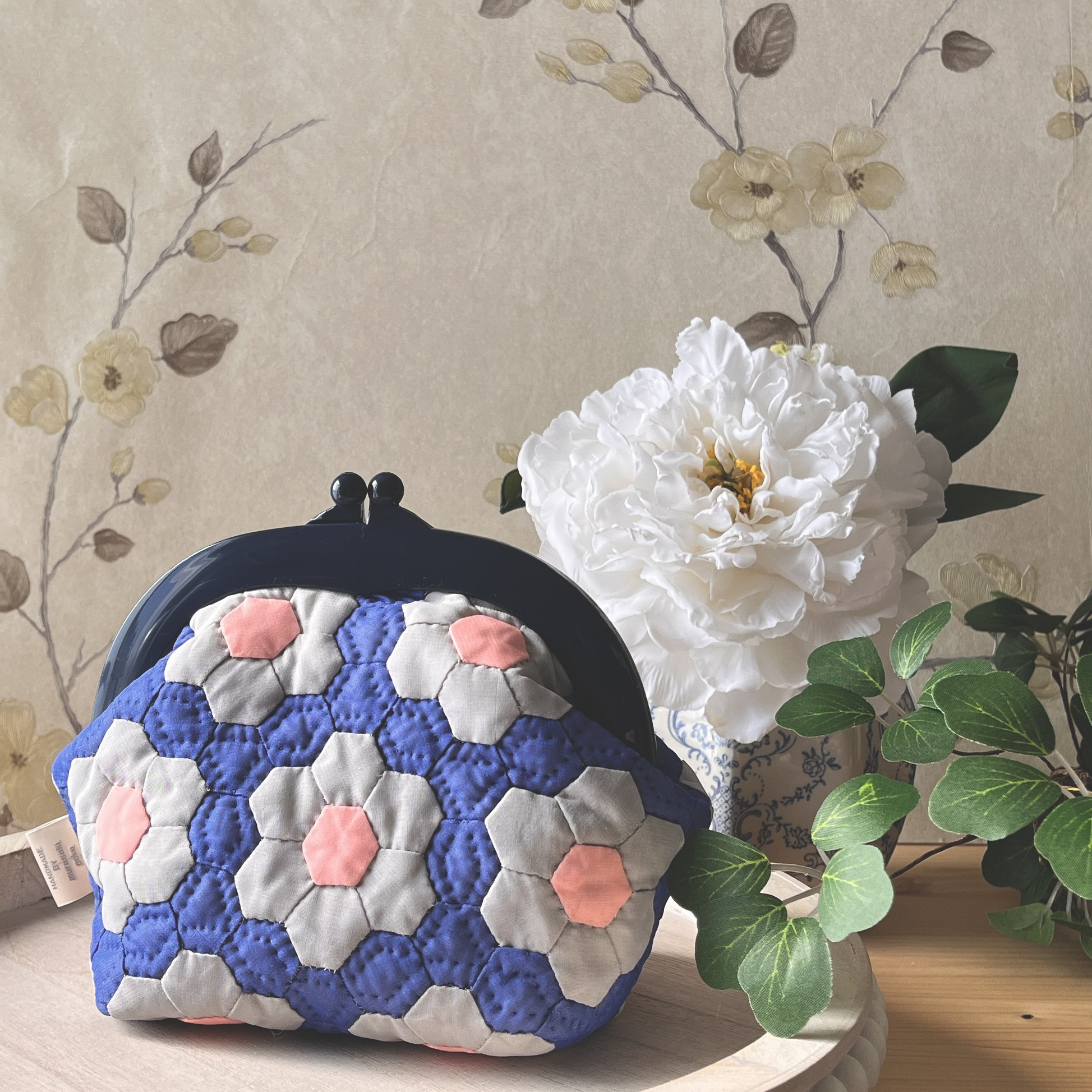 可憐な花のシフォンピースワークポーチ