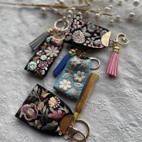 インド刺繍リボン キーホルダー キーリング バッグチャーム マルチ