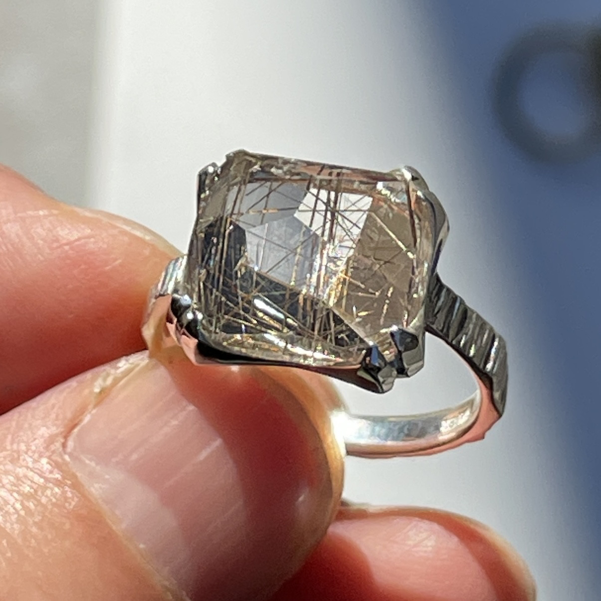 ルチルクォーツ　変形LSQ　立体ラフカット　2本爪　シルバーSV925リング