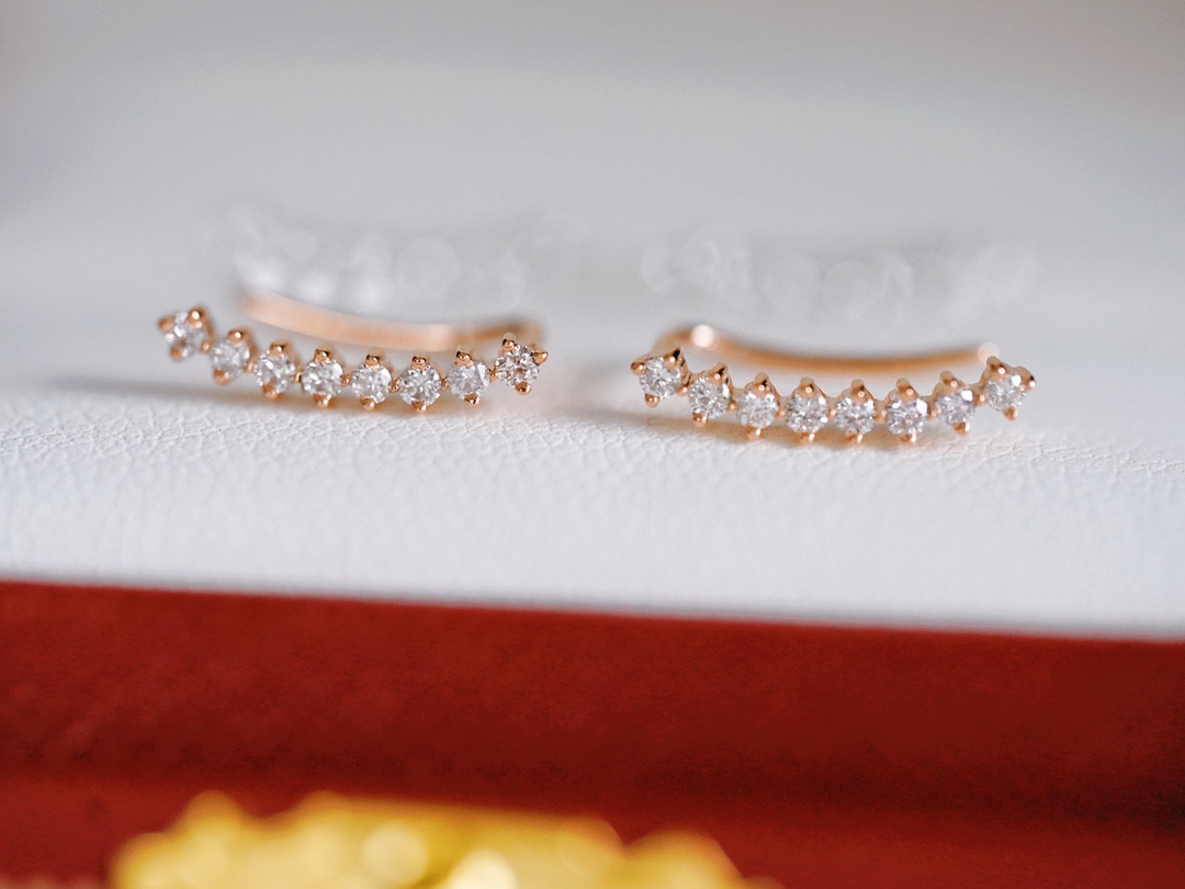 天然ダイヤモンドピアス0.2ct　k18