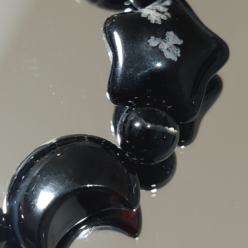 夜桜瑪瑙　夜桜メノウ　黒桜瑪瑙　ムーン型　月型　205g とても綺麗　インテリア 夜桜瑪瑙 夜桜メノウ 黒桜瑪瑙 ムーン型 月型 205g とても綺麗