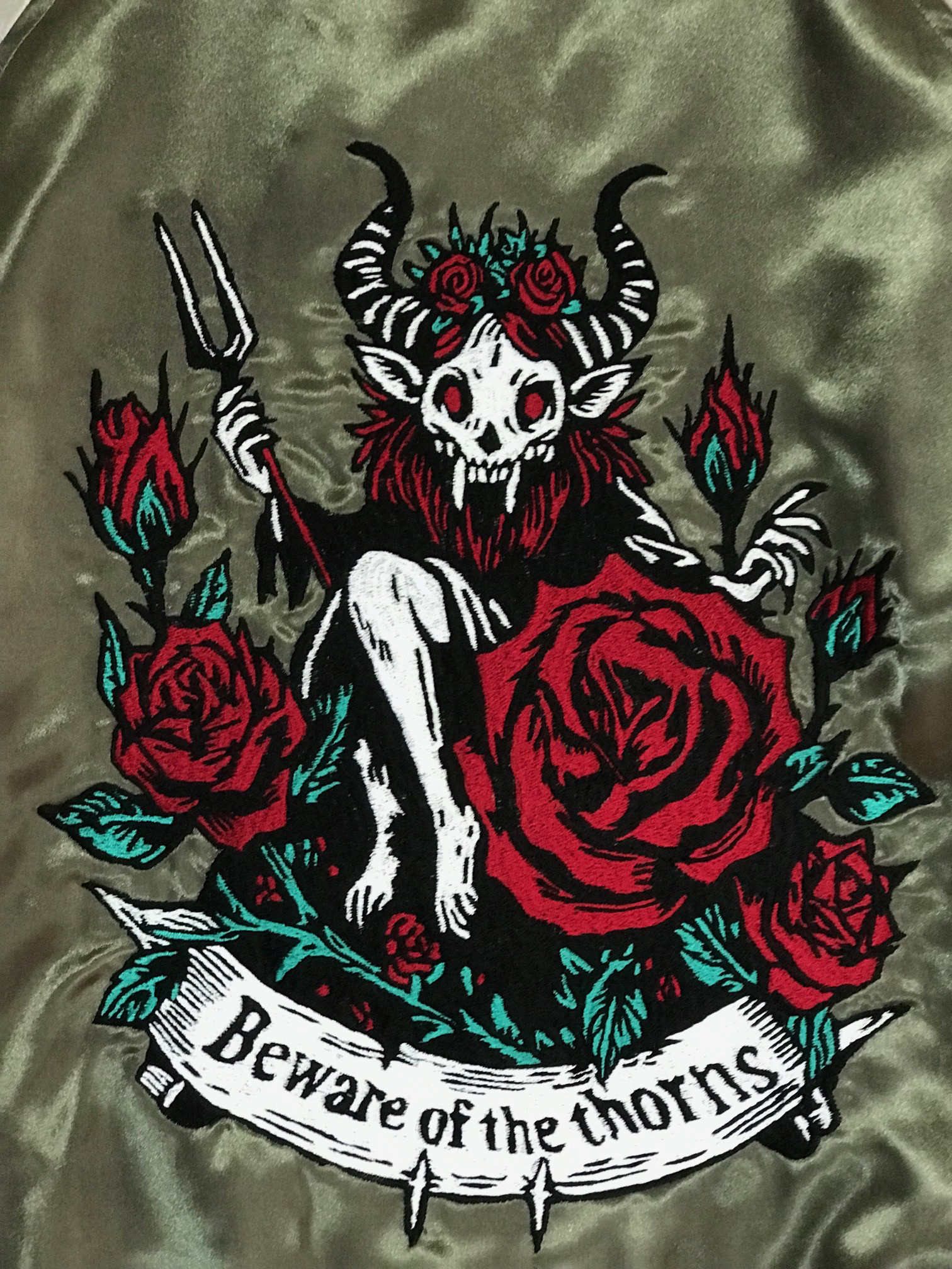 スカジャン「どくろと薔薇」オリジナルデザイン・ミシン刺繍（Lサイズ）