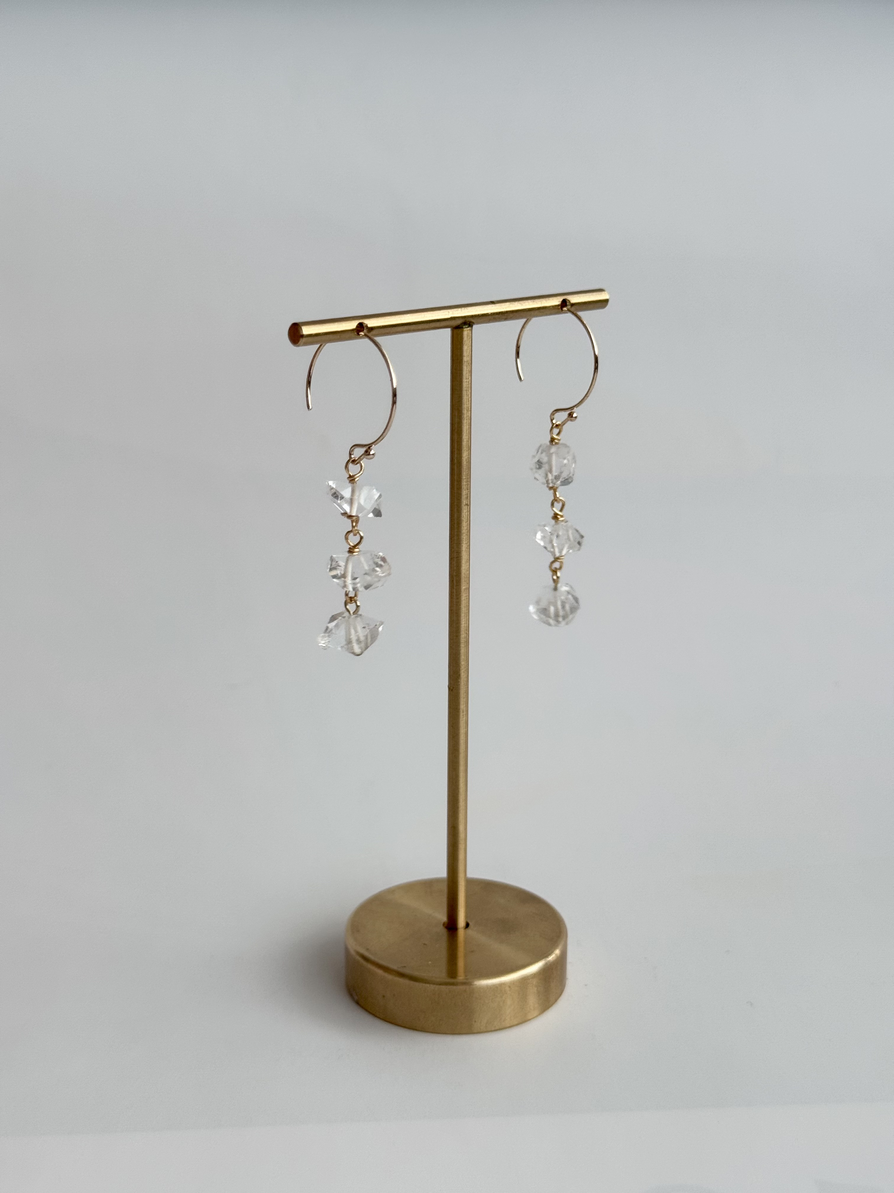 ハーキマーダイヤモンドの3連ピアス/金具変更可〈14kgf  K10  K18〉