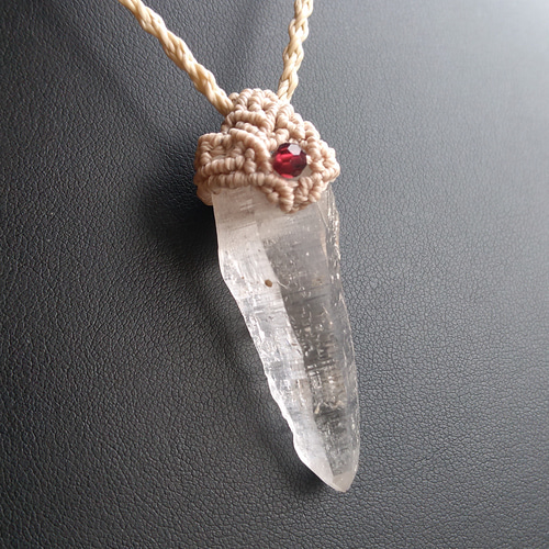 ガネッシュヒマール産】ヒマラヤ水晶の天然石マクラメペンダント[PEN